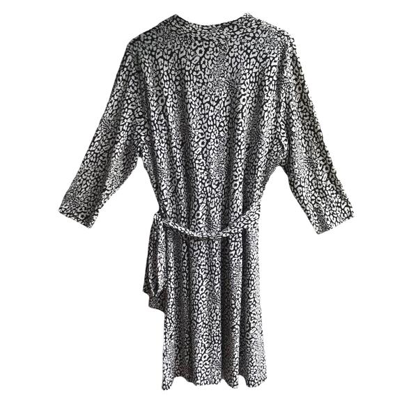Liz Claiborne Animal Print Wrap Dress Size 1X Jersey 3/4 Sleeves Knee Length - Picture 2 of 16